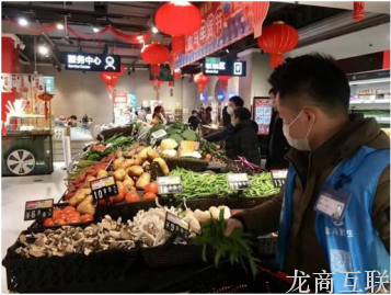 抖拓济南电影院送外卖、海底捞卖菜，线下企业的困兽之斗