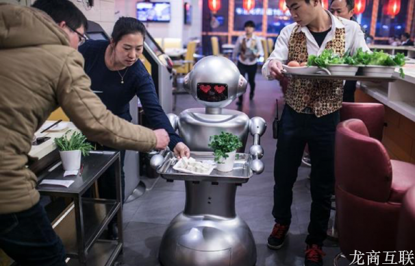 抖拓济南餐馆发生争执，作为饭店工作人员，你会怎么办？