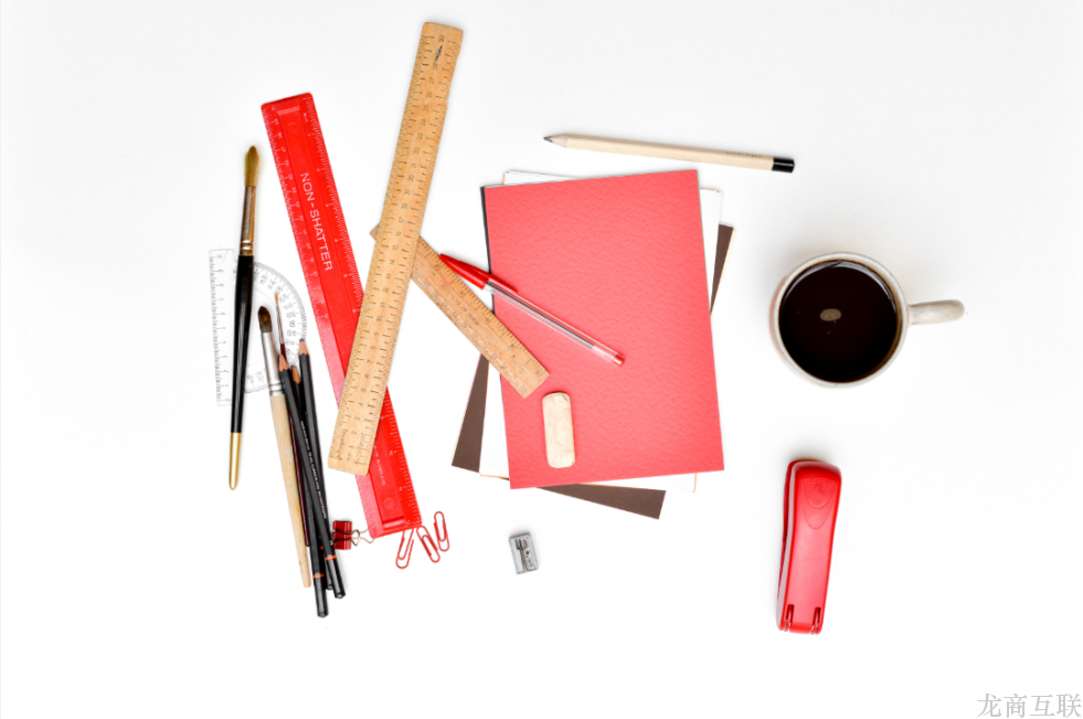 网站设计的基本技巧:使用黑白配